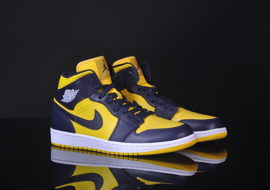 Air Jordan 1 Retro Mid