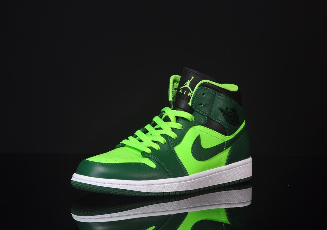 Air Jordan 1 Retro Mid