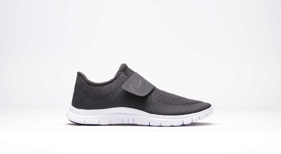 Nike Free Socfly "Black Vapor Green"