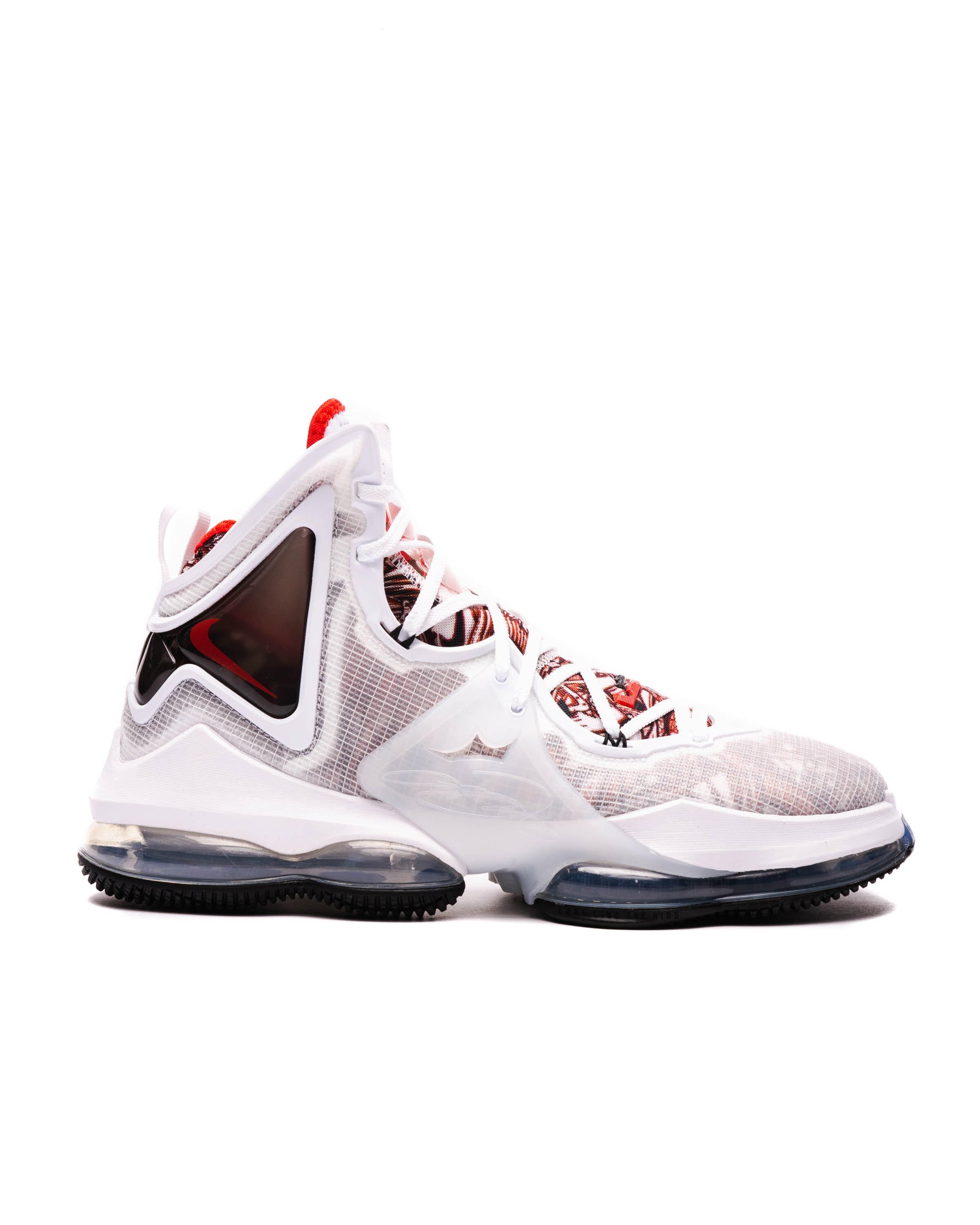 Nike LEBRON XIX
