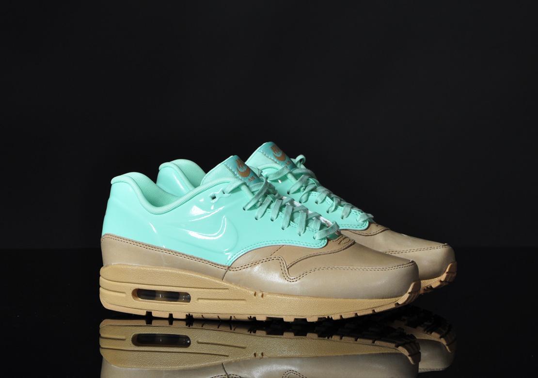 Nike Wmns Air Max 1 Vac Tech QS